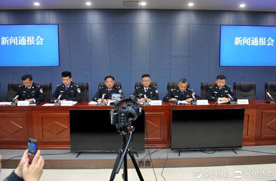 濟(jì)南交警將加大園林綠化、建筑工地、勞務(wù)市場(chǎng)等周邊道路巡查管控:園林綠化
